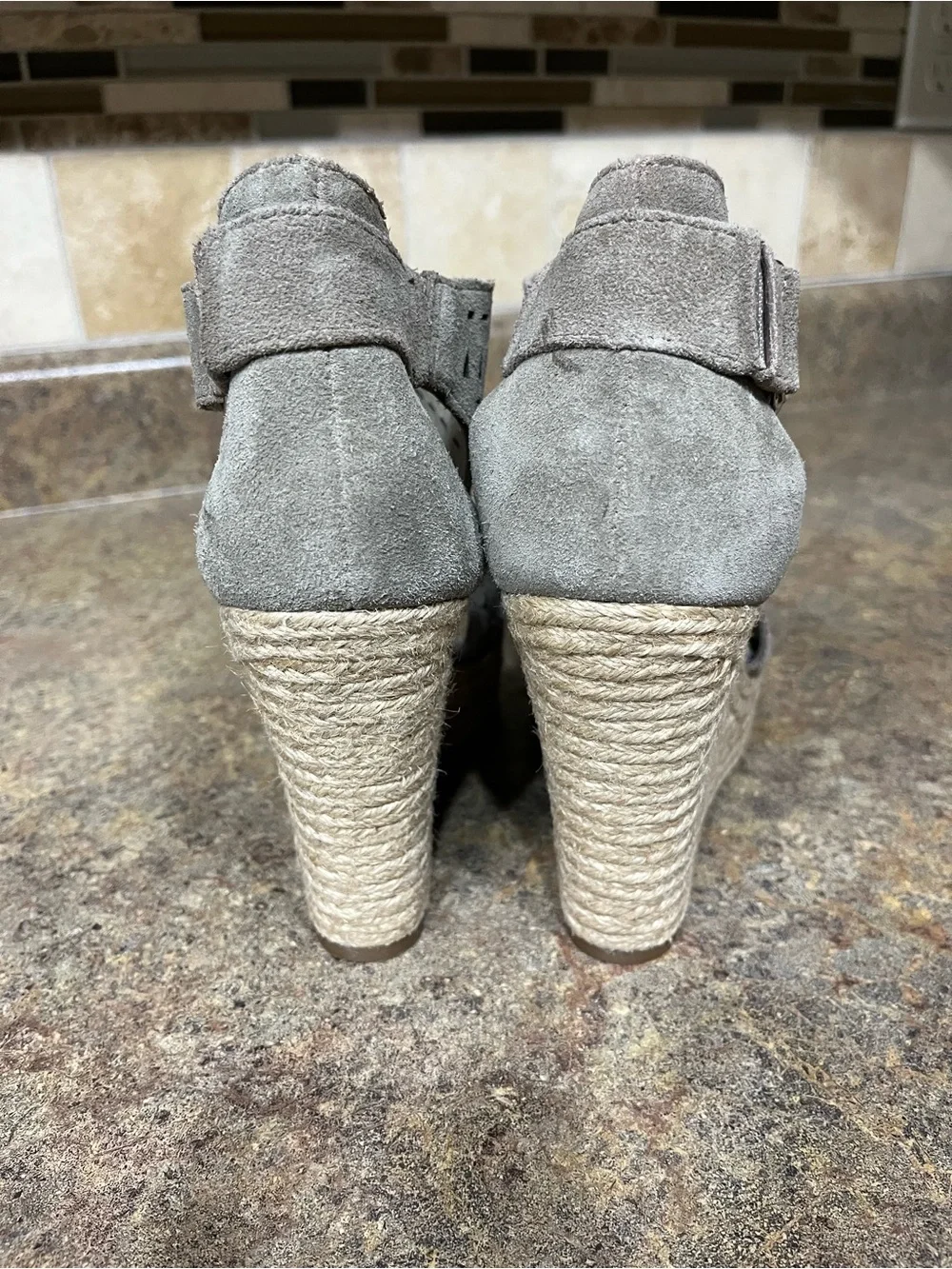 Marc Fisher Helina Suede Espadrille Wedge 6.5M Taupe Gray Laser Cut Boho